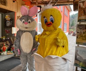 Ostern mit Hasi und frecher Henne © fichtenhaeusel.de