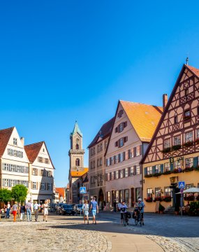 Altstadt und Sankt Pauls Kirche, Dinkelsbühl, Bayern, Deutschland © Sina Ettmer - stock.adobe.com